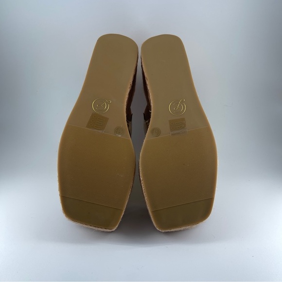 Chinese Laundry Next Door Wedge Sandal in Light Gold Metallic - Picture 5 of 5